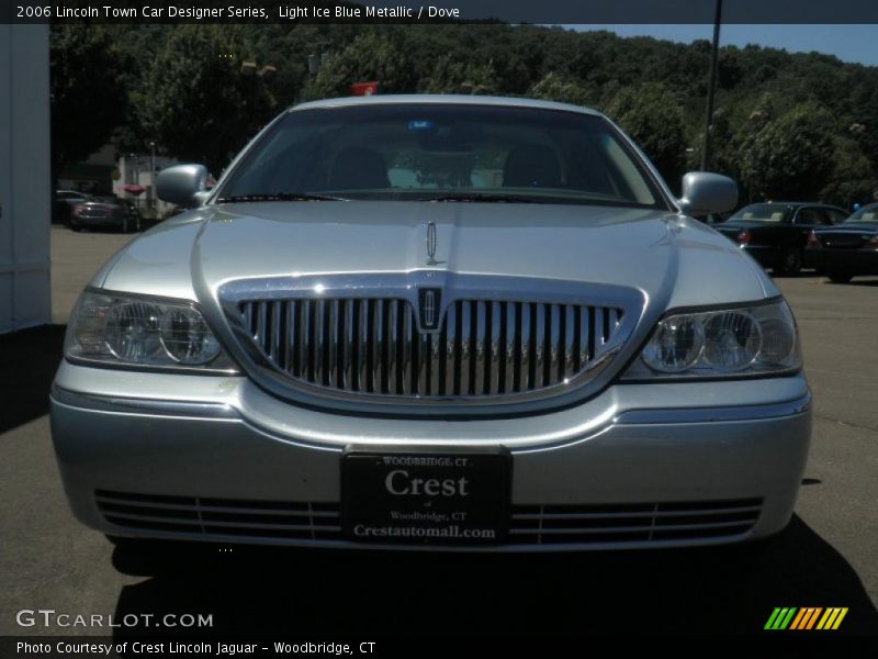 Light Ice Blue Metallic / Dove 2006 Lincoln Town Car Designer Series