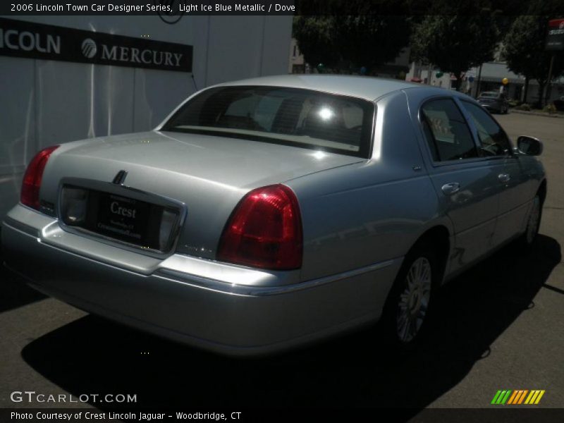 Light Ice Blue Metallic / Dove 2006 Lincoln Town Car Designer Series