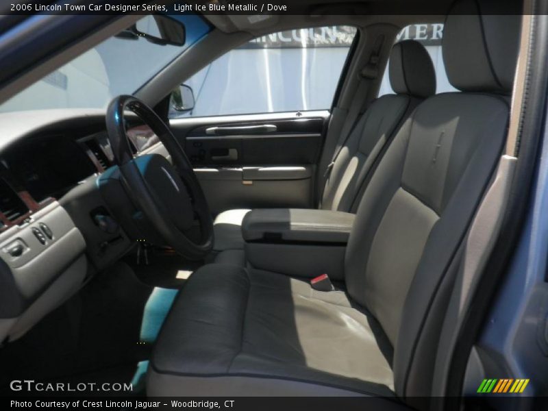 Light Ice Blue Metallic / Dove 2006 Lincoln Town Car Designer Series