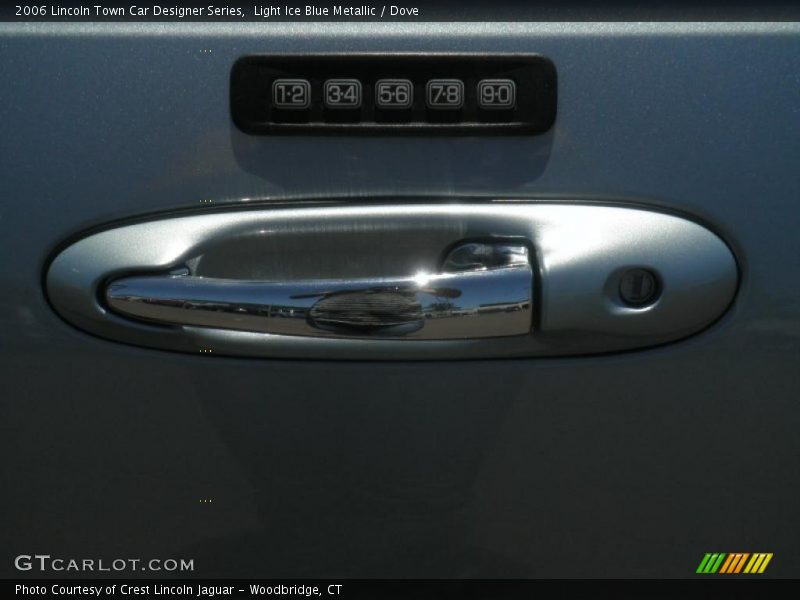 Light Ice Blue Metallic / Dove 2006 Lincoln Town Car Designer Series