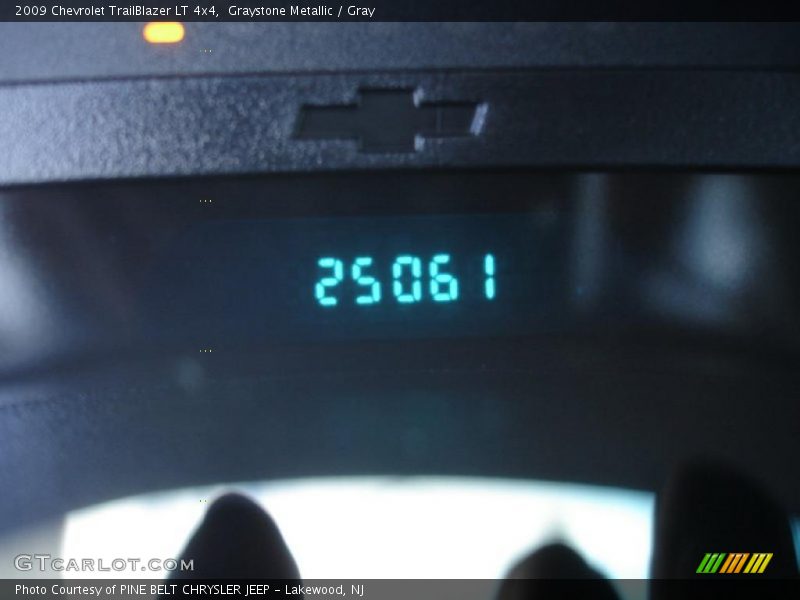 Graystone Metallic / Gray 2009 Chevrolet TrailBlazer LT 4x4