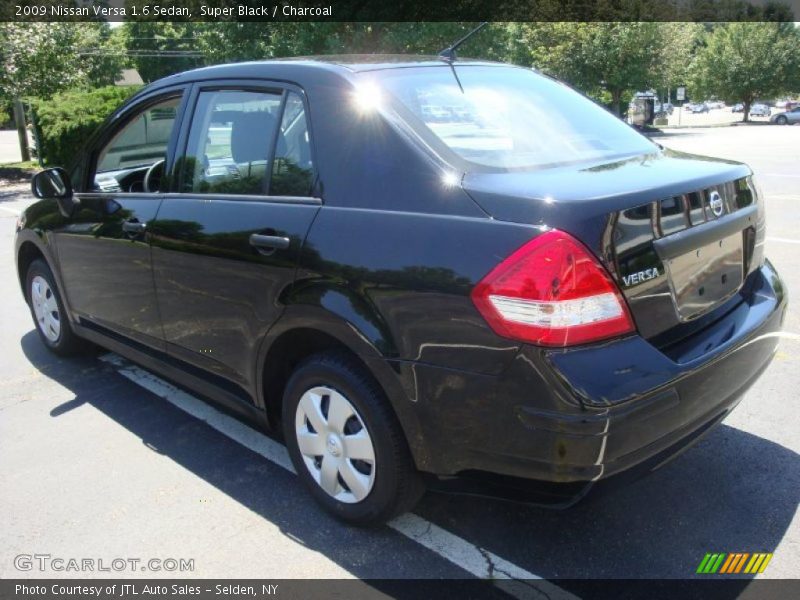 Super Black / Charcoal 2009 Nissan Versa 1.6 Sedan