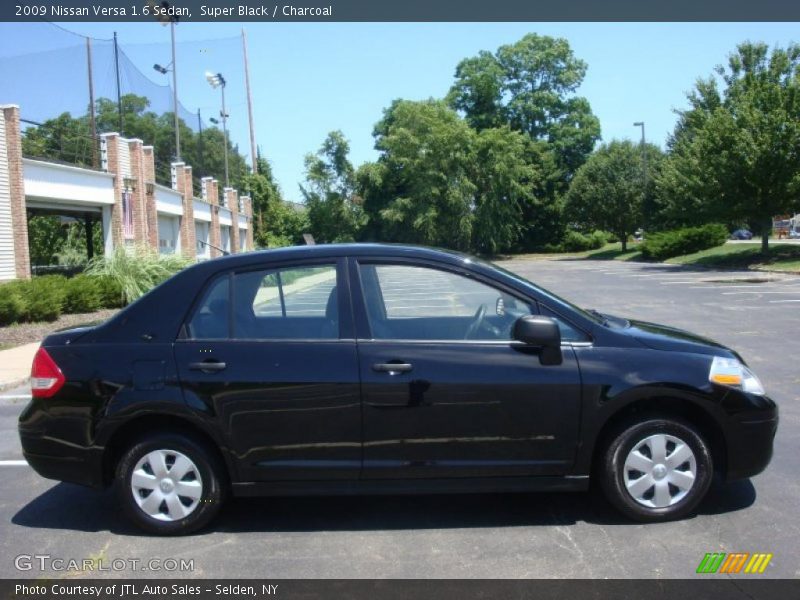 Super Black / Charcoal 2009 Nissan Versa 1.6 Sedan