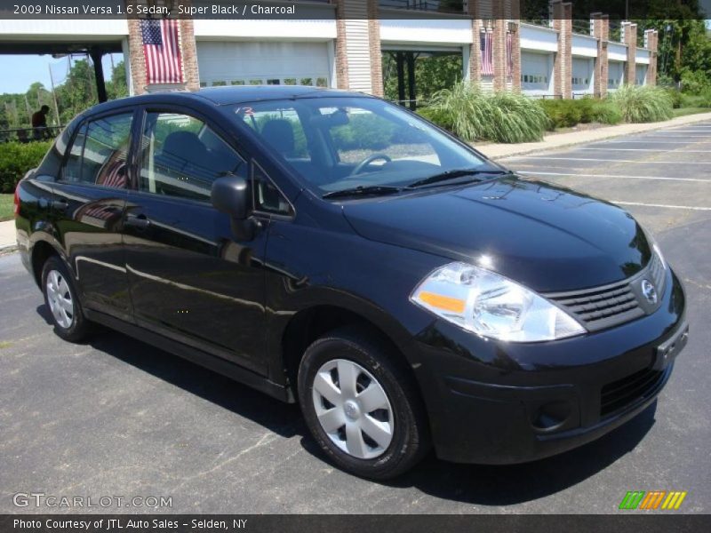 Super Black / Charcoal 2009 Nissan Versa 1.6 Sedan