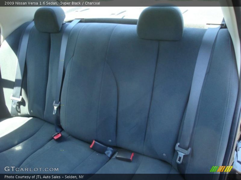 Super Black / Charcoal 2009 Nissan Versa 1.6 Sedan