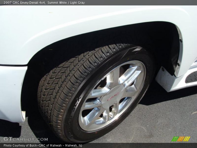 Summit White / Light Gray 2007 GMC Envoy Denali 4x4