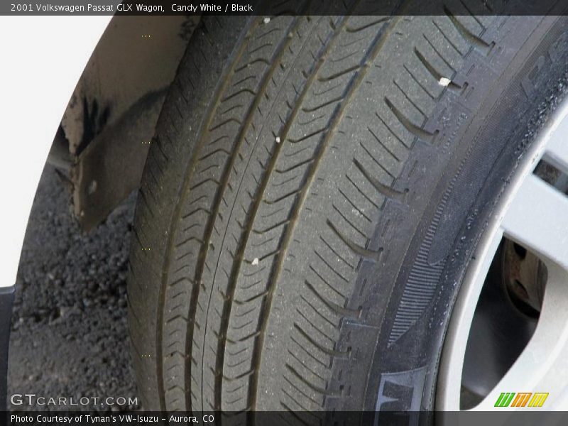 Candy White / Black 2001 Volkswagen Passat GLX Wagon