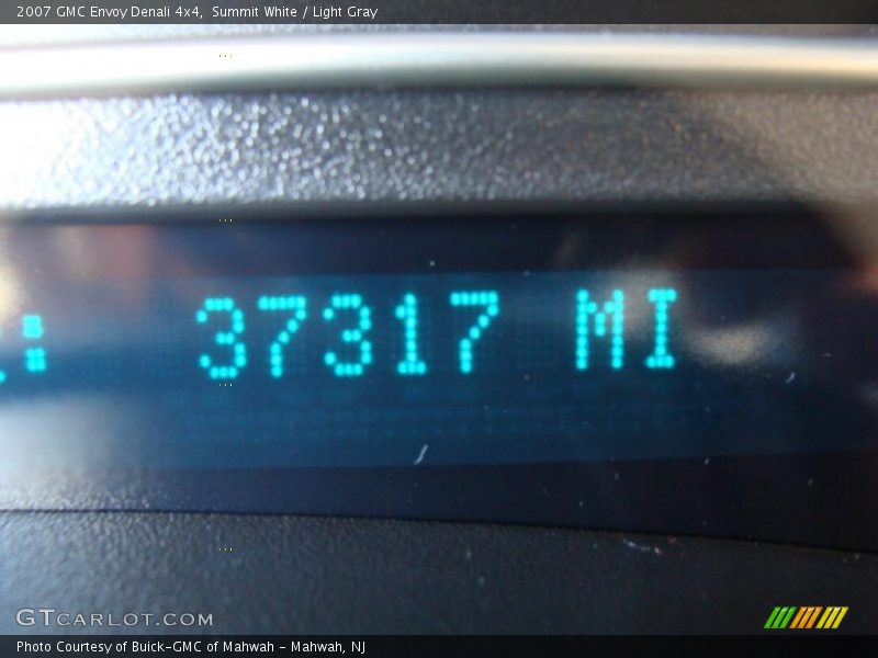 Summit White / Light Gray 2007 GMC Envoy Denali 4x4