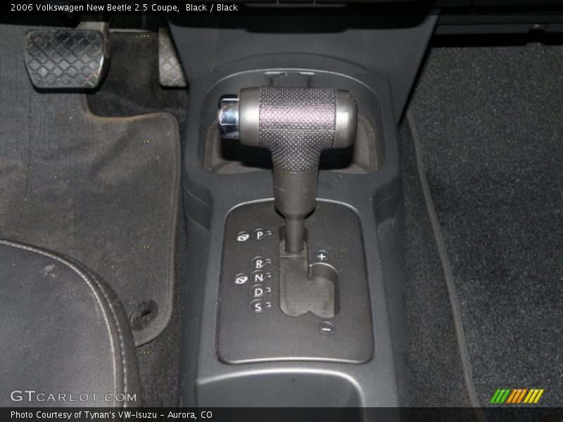Black / Black 2006 Volkswagen New Beetle 2.5 Coupe