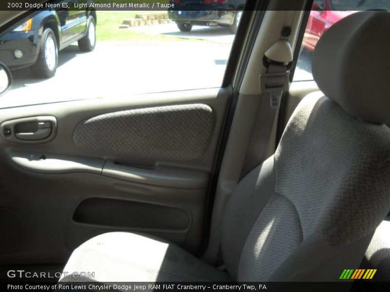 Light Almond Pearl Metallic / Taupe 2002 Dodge Neon ES