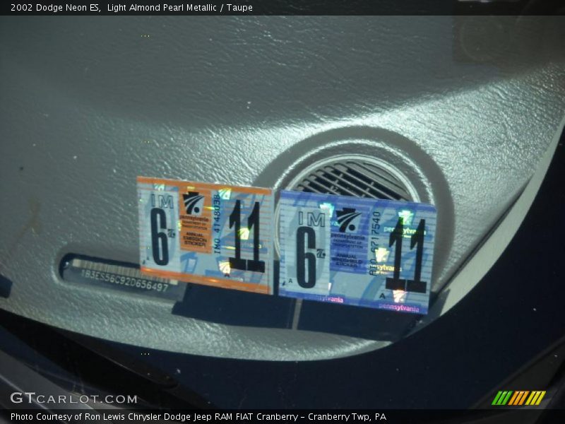 Light Almond Pearl Metallic / Taupe 2002 Dodge Neon ES