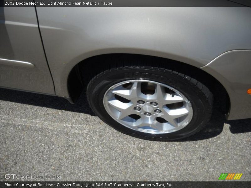 Light Almond Pearl Metallic / Taupe 2002 Dodge Neon ES