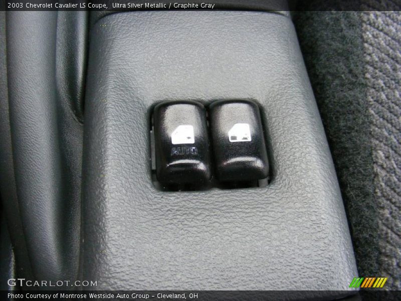 Ultra Silver Metallic / Graphite Gray 2003 Chevrolet Cavalier LS Coupe