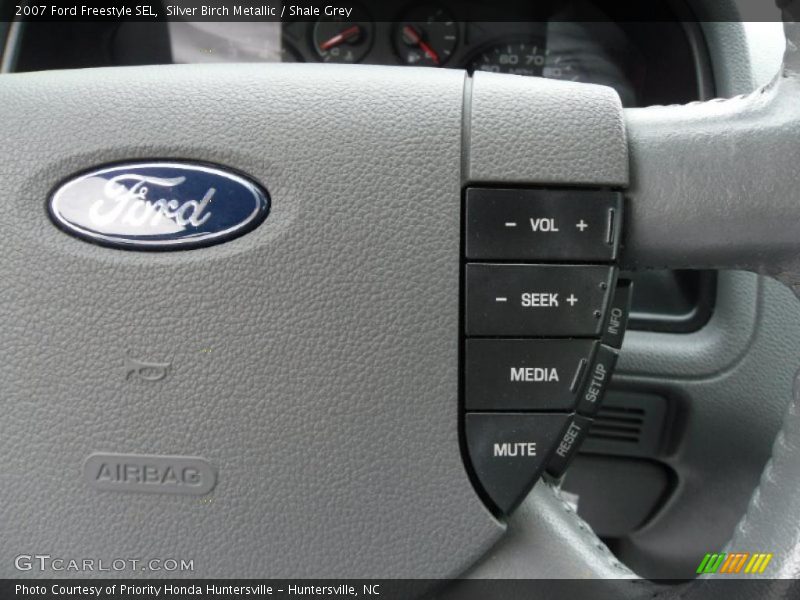 Silver Birch Metallic / Shale Grey 2007 Ford Freestyle SEL