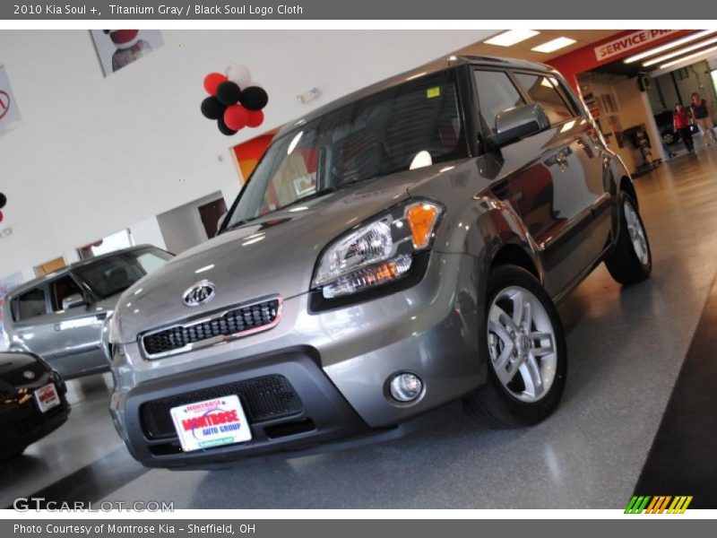 Titanium Gray / Black Soul Logo Cloth 2010 Kia Soul +