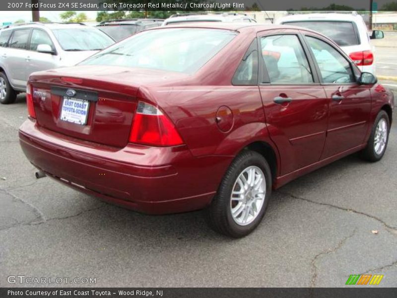 Dark Toreador Red Metallic / Charcoal/Light Flint 2007 Ford Focus ZX4 SE Sedan