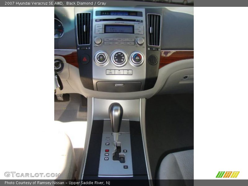 Black Diamond / Gray 2007 Hyundai Veracruz SE AWD