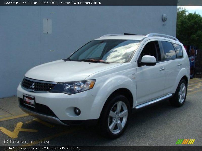 Diamond White Pearl / Black 2009 Mitsubishi Outlander XLS 4WD