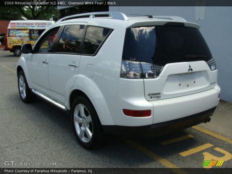 Diamond White Pearl / Black 2009 Mitsubishi Outlander XLS 4WD