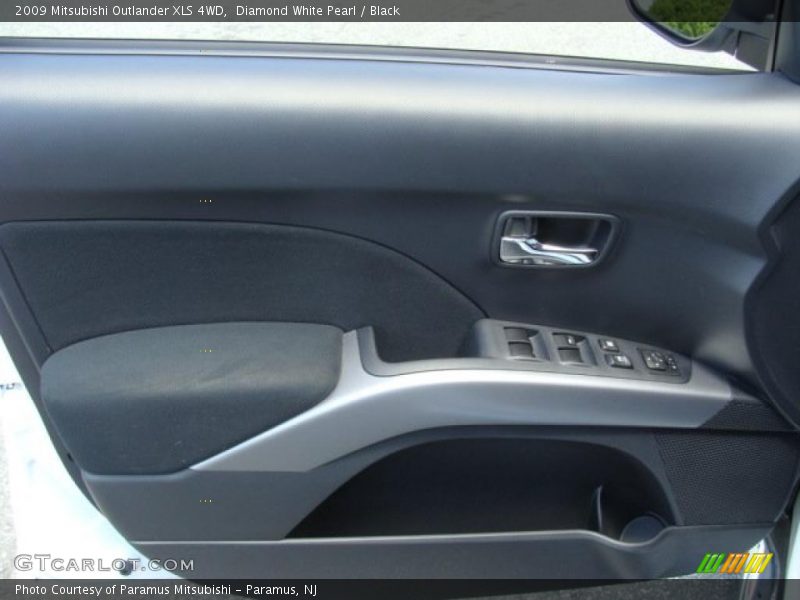 Diamond White Pearl / Black 2009 Mitsubishi Outlander XLS 4WD