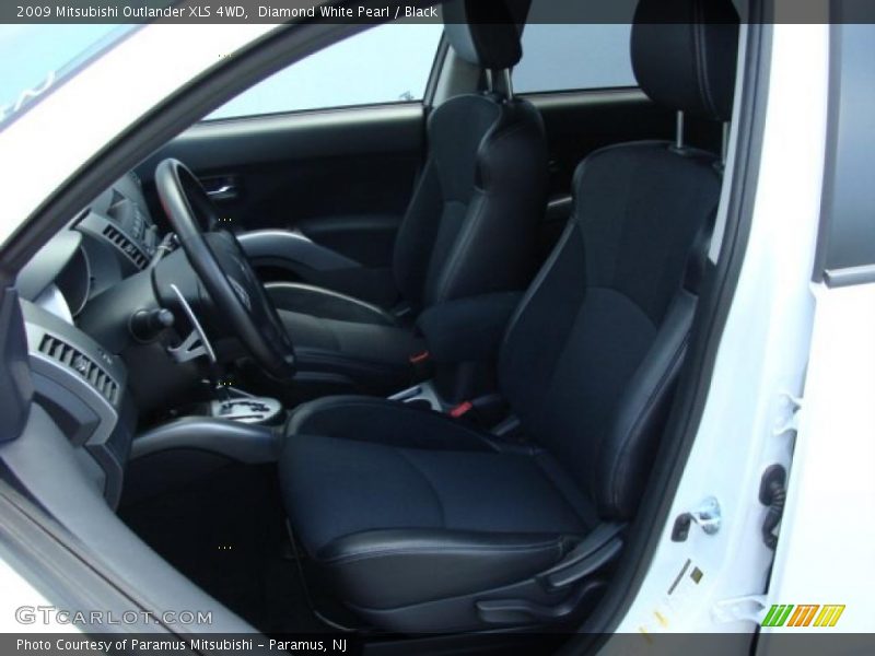 Diamond White Pearl / Black 2009 Mitsubishi Outlander XLS 4WD
