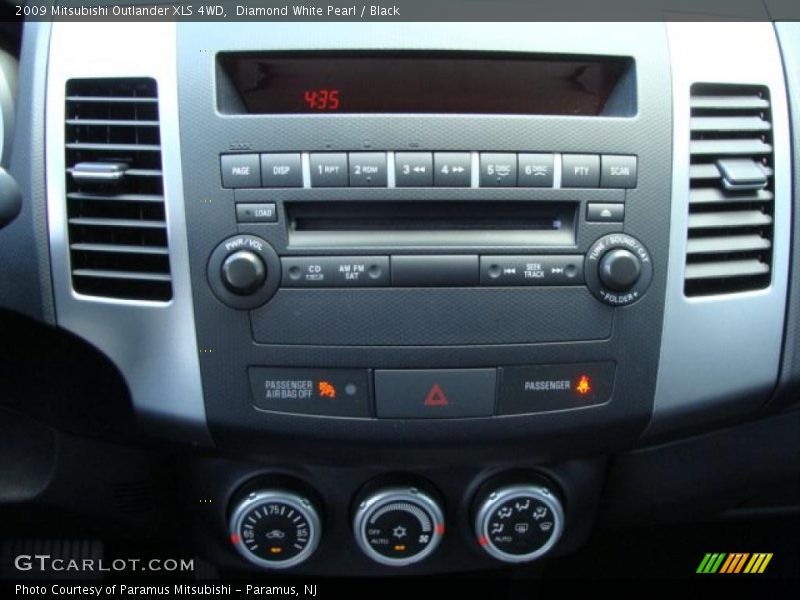 Diamond White Pearl / Black 2009 Mitsubishi Outlander XLS 4WD