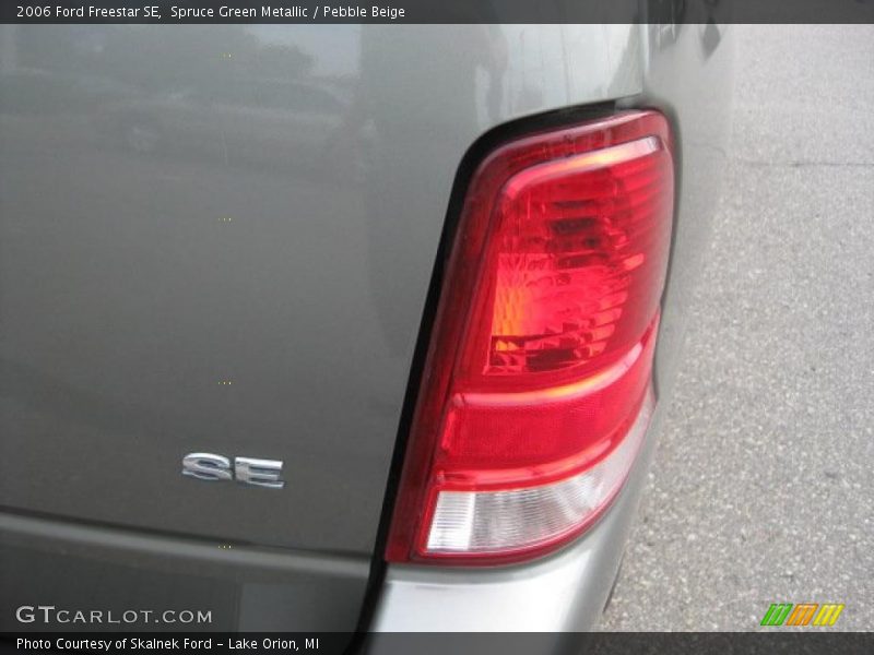 Spruce Green Metallic / Pebble Beige 2006 Ford Freestar SE