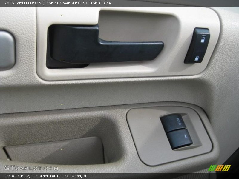 Spruce Green Metallic / Pebble Beige 2006 Ford Freestar SE