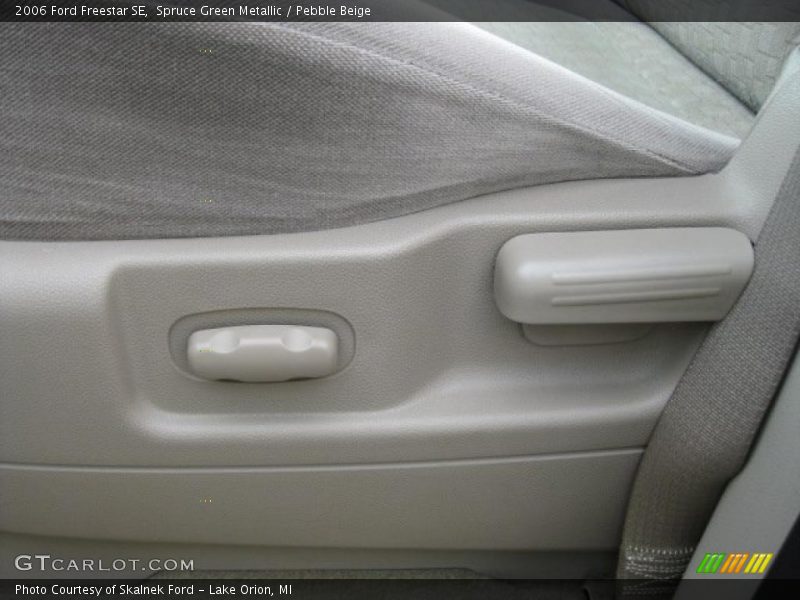 Spruce Green Metallic / Pebble Beige 2006 Ford Freestar SE