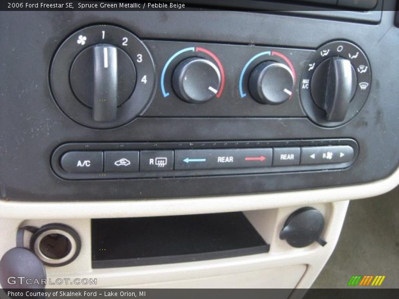 Spruce Green Metallic / Pebble Beige 2006 Ford Freestar SE