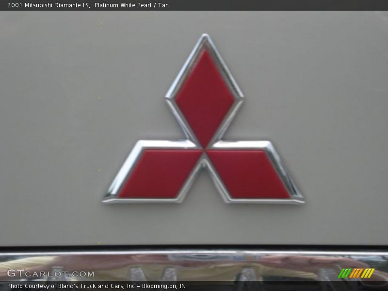 Platinum White Pearl / Tan 2001 Mitsubishi Diamante LS