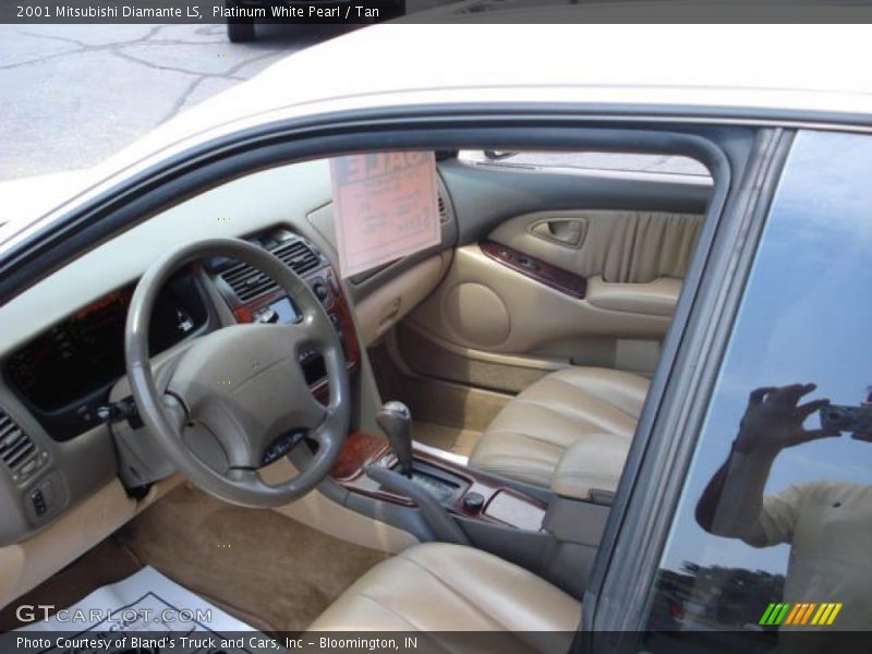 Platinum White Pearl / Tan 2001 Mitsubishi Diamante LS