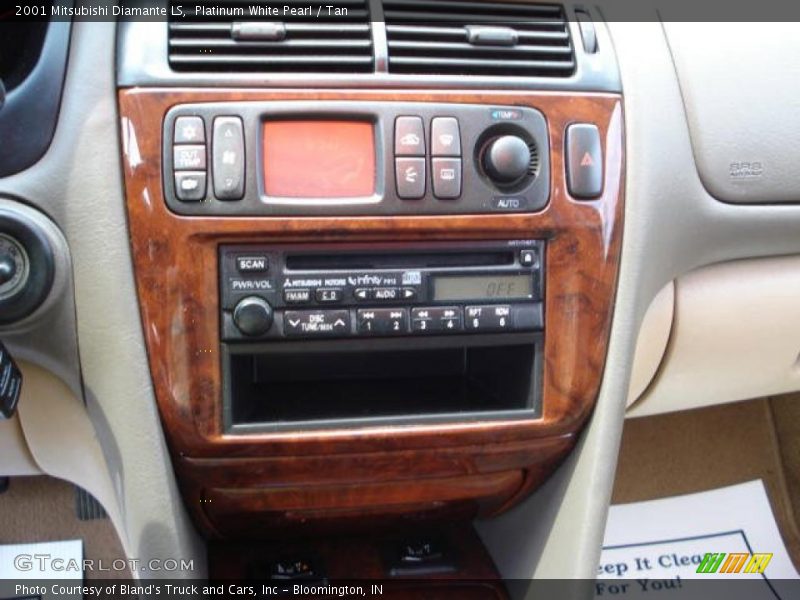 Platinum White Pearl / Tan 2001 Mitsubishi Diamante LS