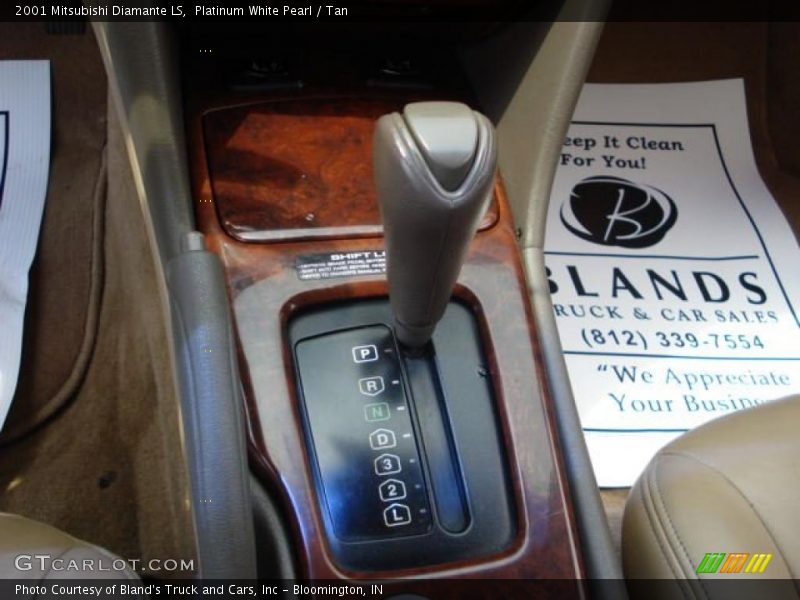Platinum White Pearl / Tan 2001 Mitsubishi Diamante LS
