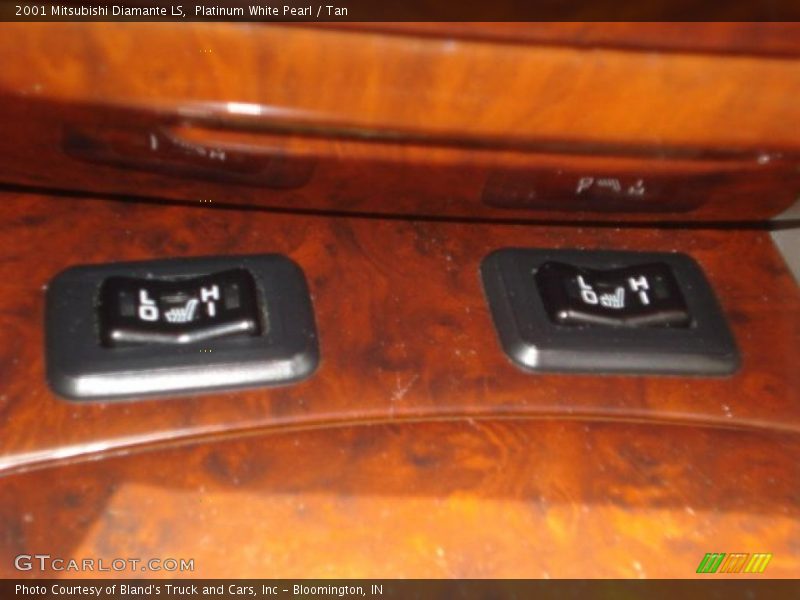 Platinum White Pearl / Tan 2001 Mitsubishi Diamante LS