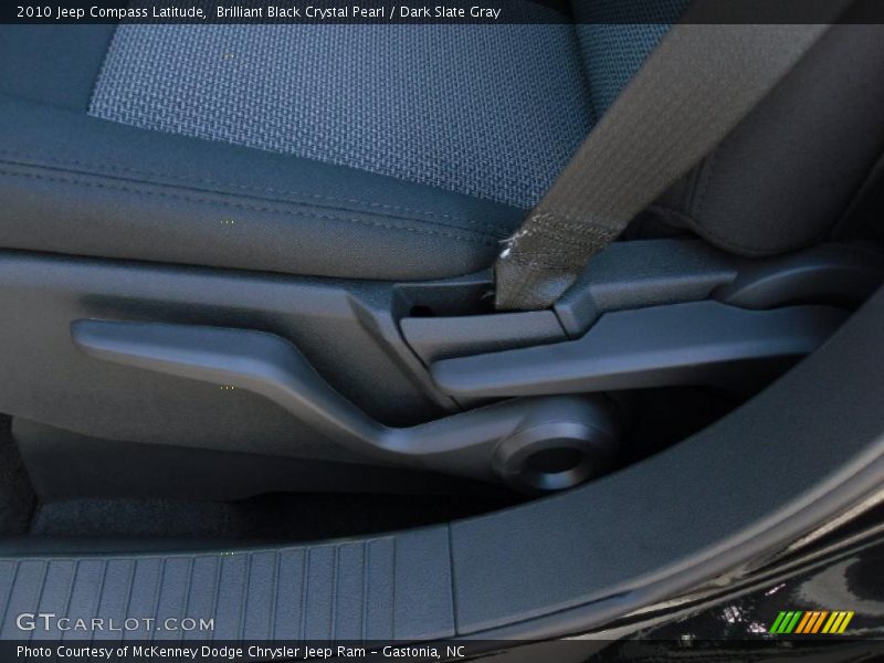 Brilliant Black Crystal Pearl / Dark Slate Gray 2010 Jeep Compass Latitude
