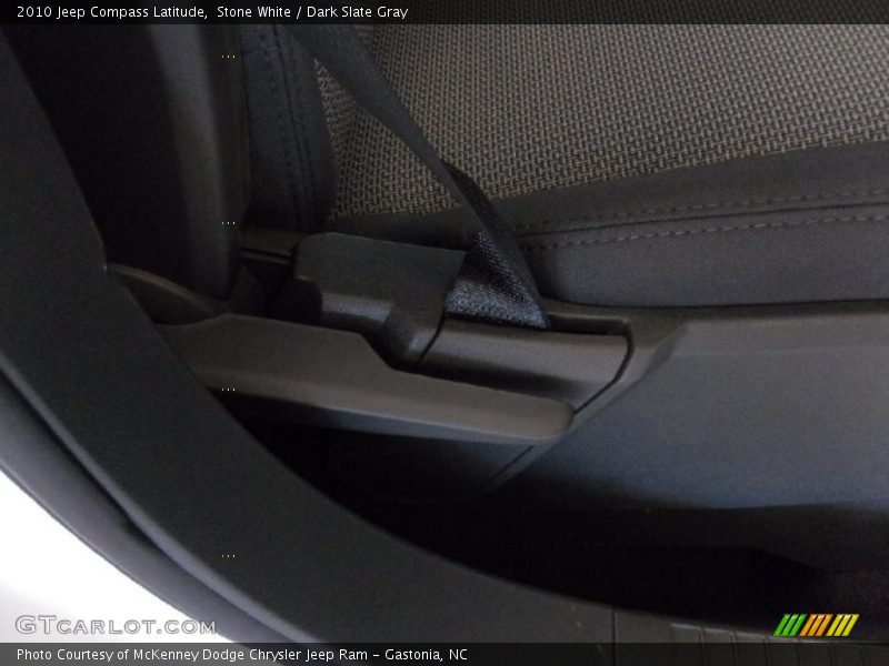 Stone White / Dark Slate Gray 2010 Jeep Compass Latitude