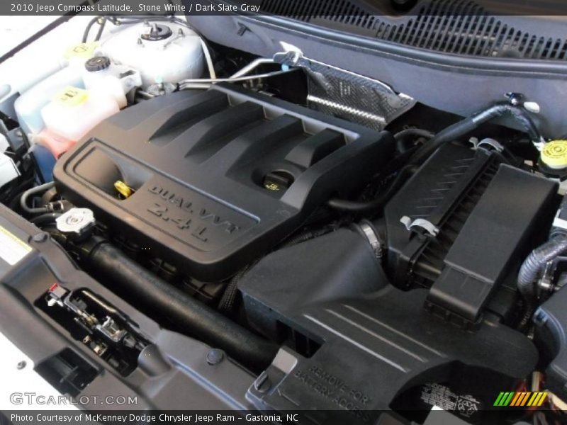 Stone White / Dark Slate Gray 2010 Jeep Compass Latitude