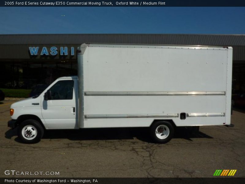 Oxford White / Medium Flint 2005 Ford E Series Cutaway E350 Commercial Moving Truck