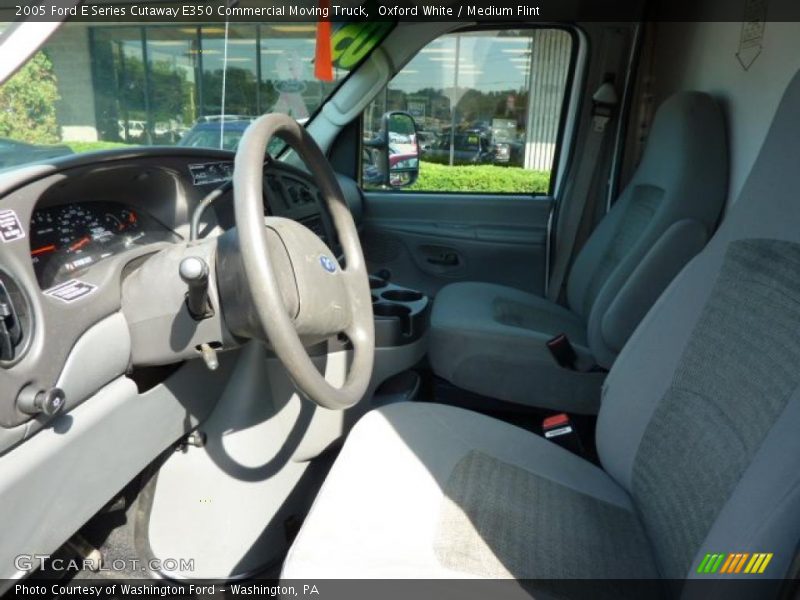 Oxford White / Medium Flint 2005 Ford E Series Cutaway E350 Commercial Moving Truck