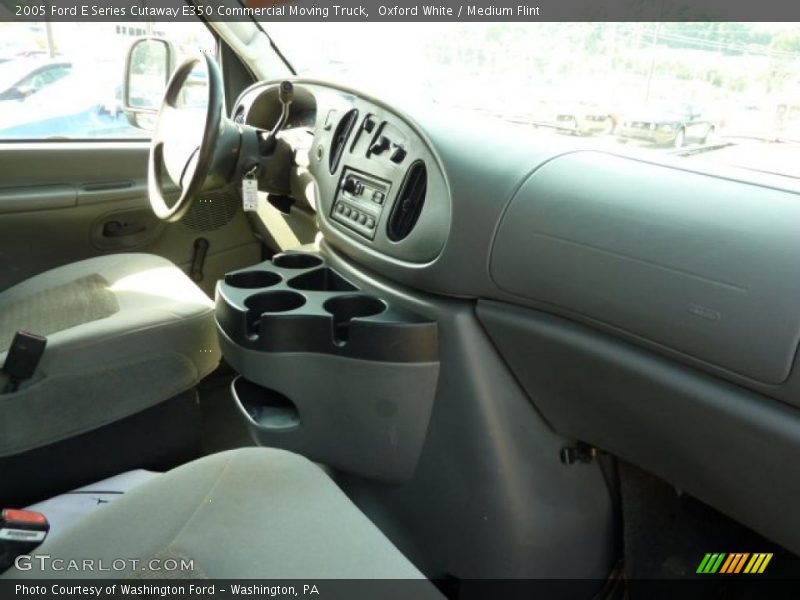 Oxford White / Medium Flint 2005 Ford E Series Cutaway E350 Commercial Moving Truck