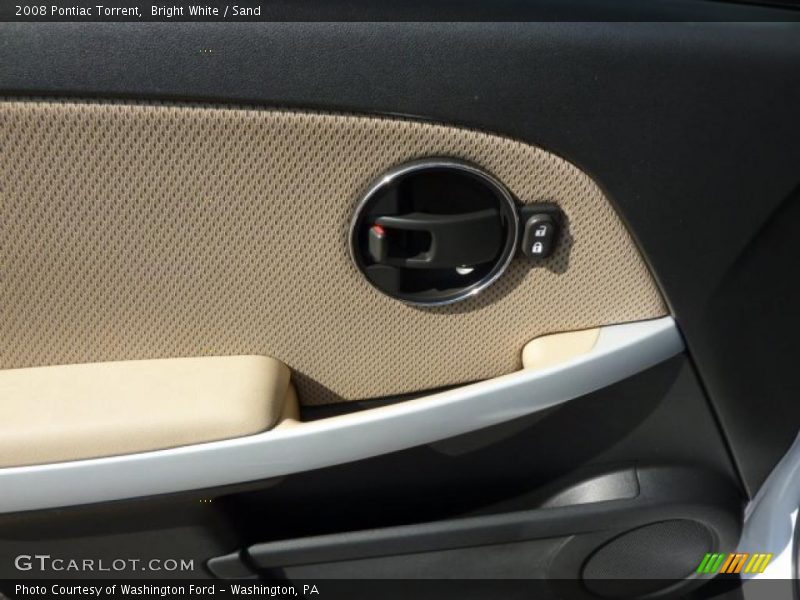 Bright White / Sand 2008 Pontiac Torrent