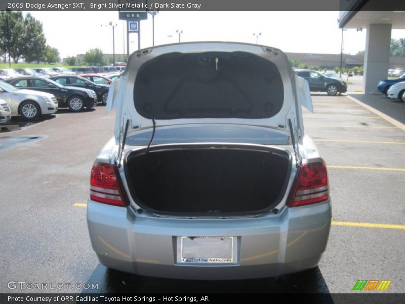 Bright Silver Metallic / Dark Slate Gray 2009 Dodge Avenger SXT
