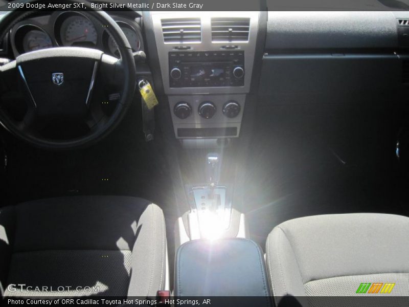 Bright Silver Metallic / Dark Slate Gray 2009 Dodge Avenger SXT