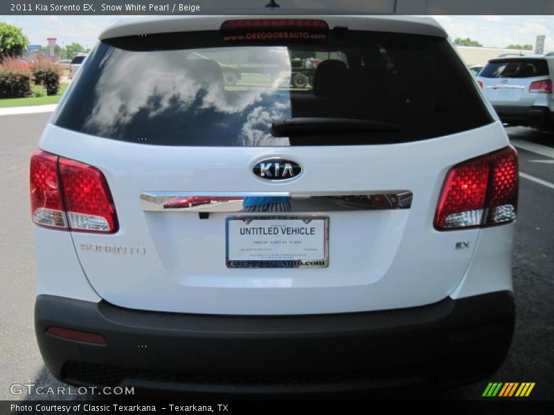 Snow White Pearl / Beige 2011 Kia Sorento EX