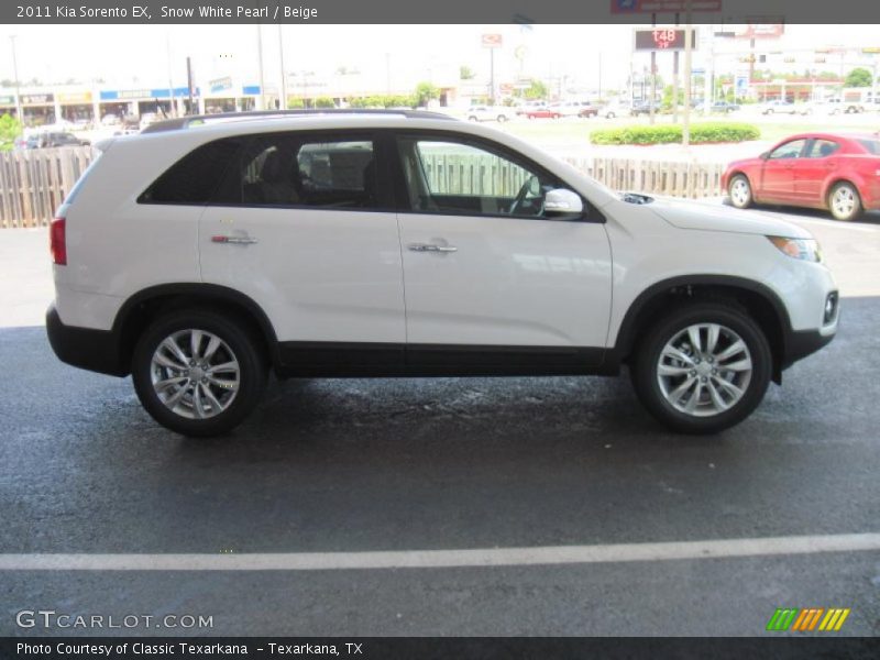 Snow White Pearl / Beige 2011 Kia Sorento EX
