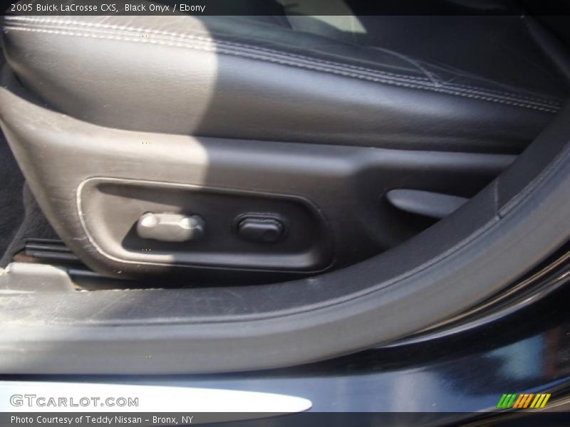 Black Onyx / Ebony 2005 Buick LaCrosse CXS