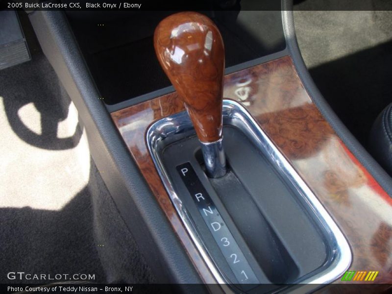 Black Onyx / Ebony 2005 Buick LaCrosse CXS
