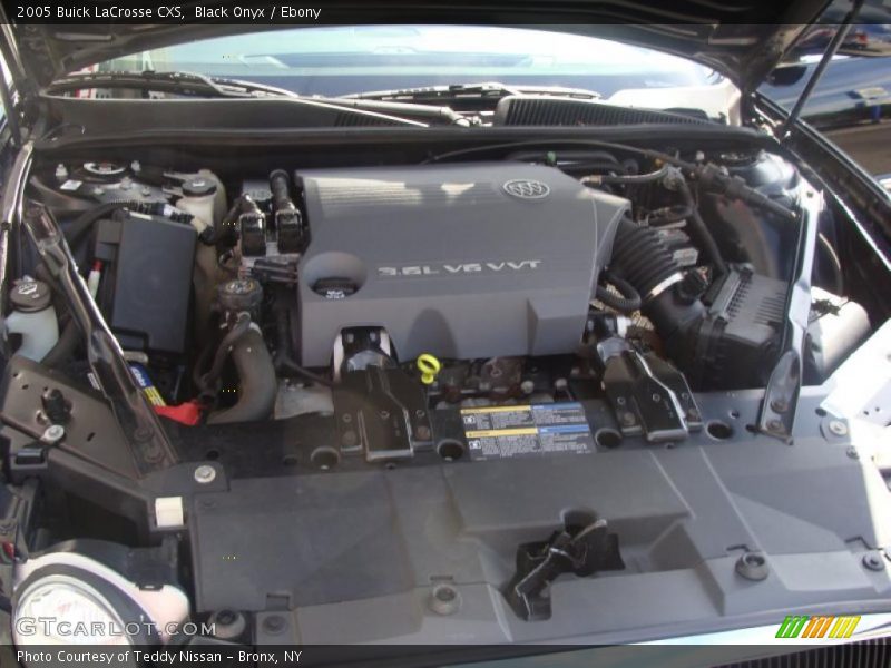 Black Onyx / Ebony 2005 Buick LaCrosse CXS