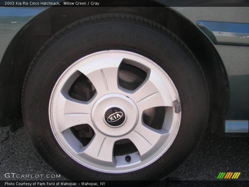 Willow Green / Gray 2003 Kia Rio Cinco Hatchback